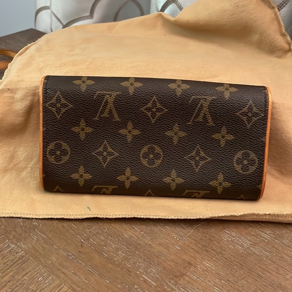 Louis Vuitton Pochette Twin - Picture 8 of 11
